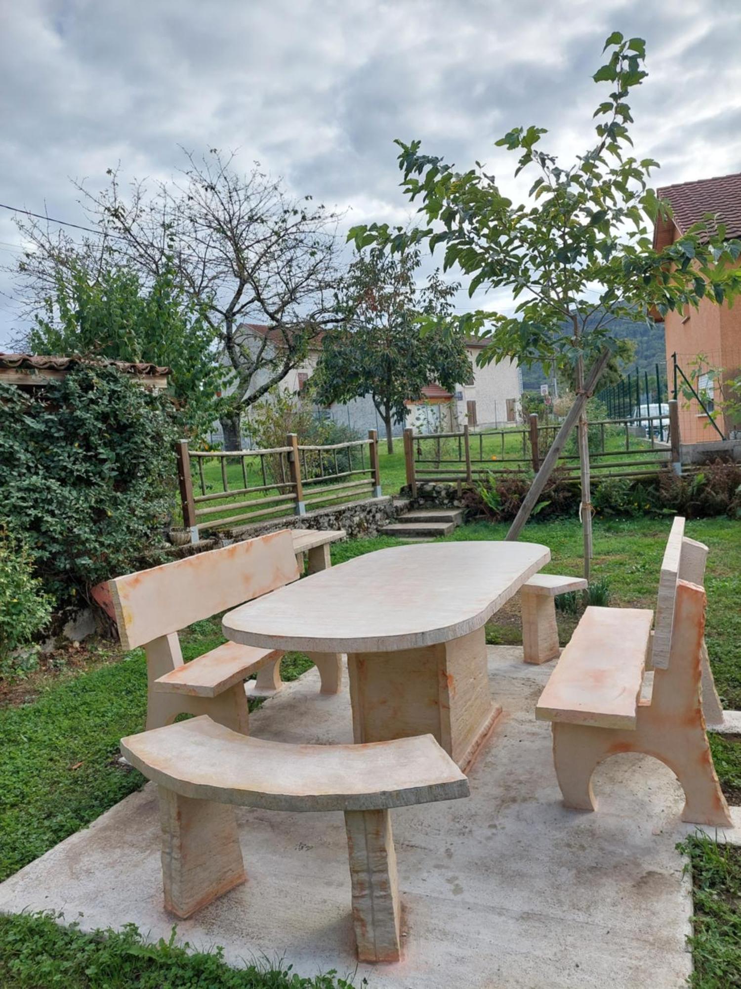 Les Copains D'Abord Villa Beaucroissant Buitenkant foto
