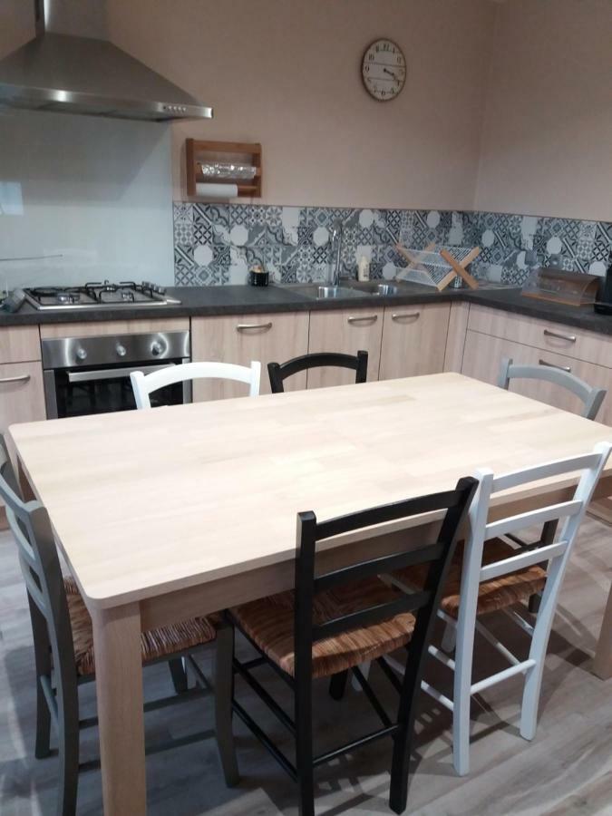 Les Copains D'Abord Villa Beaucroissant Buitenkant foto