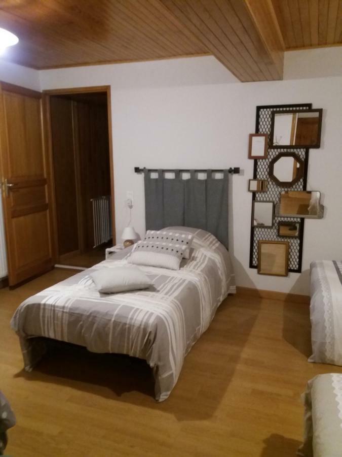 Les Copains D'Abord Villa Beaucroissant Buitenkant foto