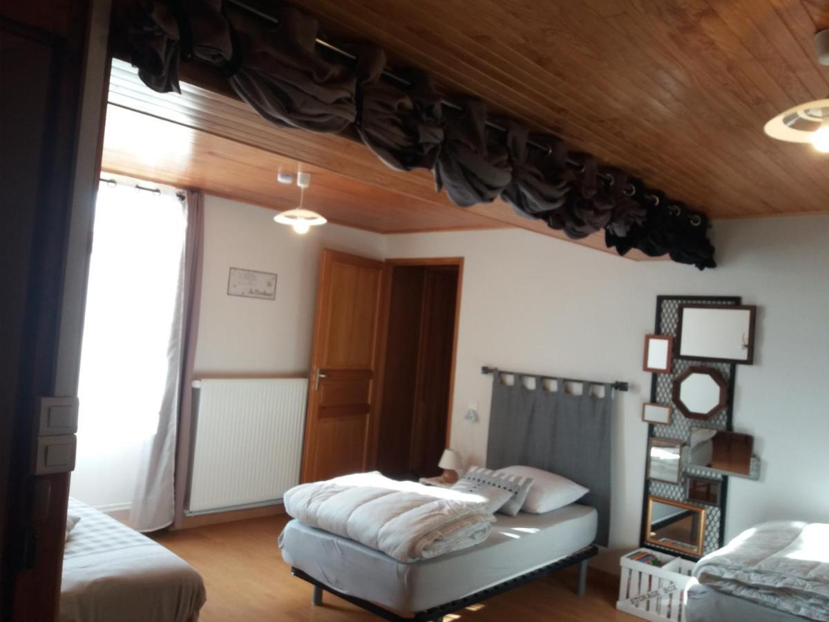 Les Copains D'Abord Villa Beaucroissant Buitenkant foto